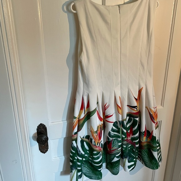 Calvin Klein Bird of Paradise Party Dress - Picture 3 of 6